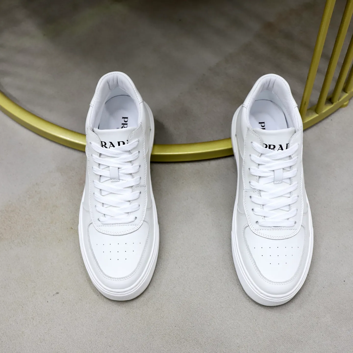 Ex-factory price: 460💰🙅‍♂️🙅‍♂️🙅‍♂️ Brand: PRADA Standard code: 38–44 (45 can be customized) Grade: Same as the official website Material: Original cowhide fabric Comfortable pigskin lining Lightweight wear-resistant outsole Style category: Men's fashionable casual shoes and boots Running sneakers Distinguished luxury brand elements Top luxury Color: actual picture color